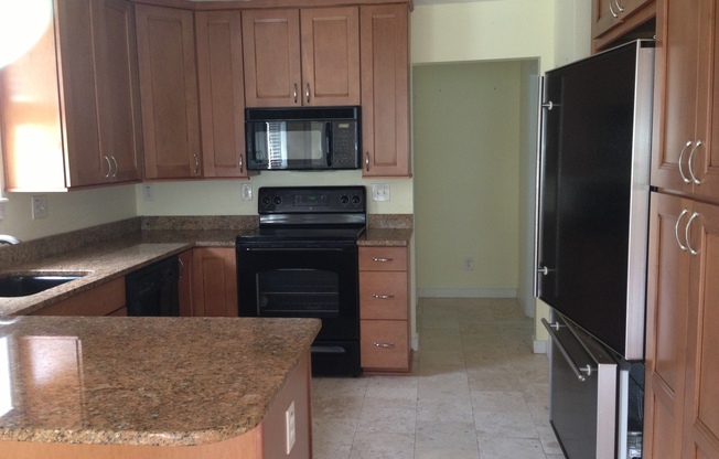 3 beds, 2 baths, $2,800