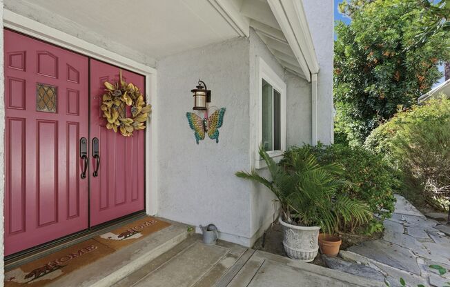 Beautiful 3 Bed / 2 Bath Costa Mesa Home – Available August 1st