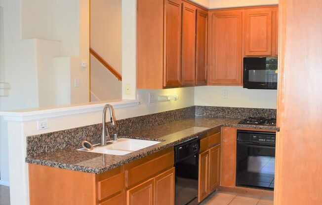 3 Bedroom 2.5 Bath Townhome in Gated Community of Courtyards at Escala- Mission Valley