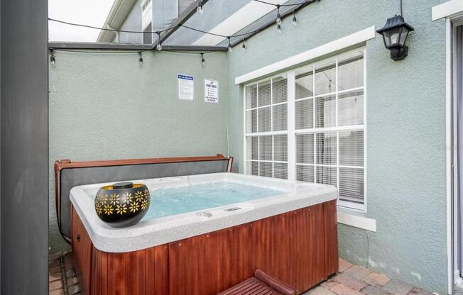 4 beds, 2 baths, 1,400 sqft, $2,500