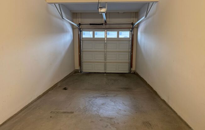 3 beds, 2 baths, 1,300 sqft, $3,815, Unit 3101