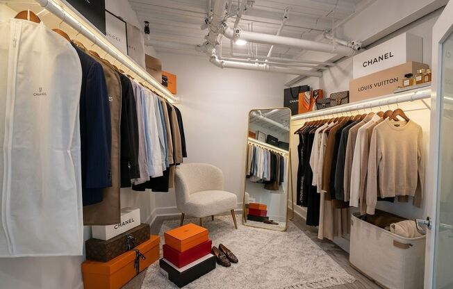 3 beds, 2 baths, 1,675 sqft, $5,900, Unit 1004