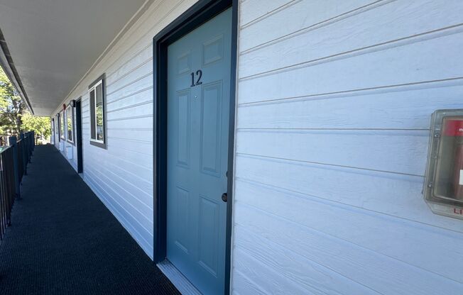 Studio, 1 bath, 410 sqft, $950, Unit 487-12