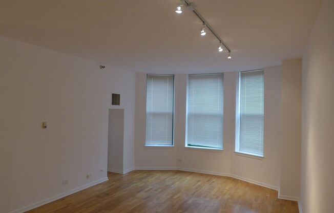 1 bed, 1 bath, 700 sqft, $1,895, Unit 10A