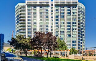 1 bed, 1 bath, 692 sqft, $2,500, Unit NES1926-1215