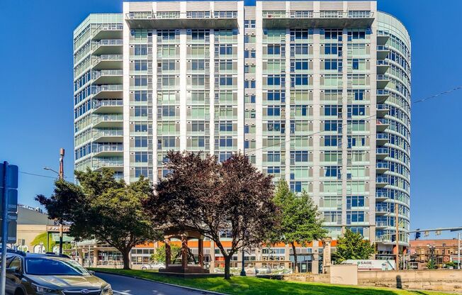 1 bed, 1 bath, 692 sqft, $2,500, Unit NES1926-1215