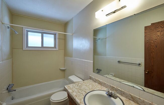 2 beds, 1 bath, $1,295