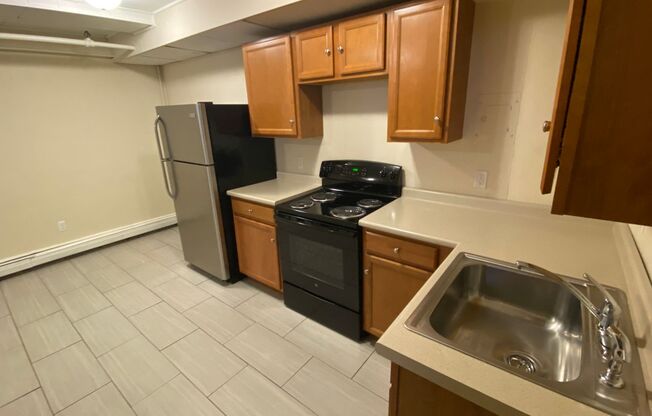 Downtown Efficiency Apartment, Heat & HW Included!