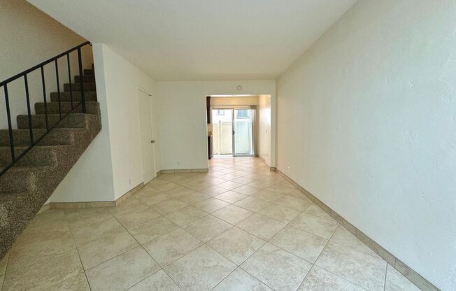 GREAT LOCATION! POINT LOMA 2BD/1.5BA TOWNHOME! ONLY $2,895/mo!