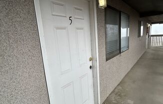 2 beds, 1 bath, $1,200, Unit 05