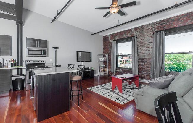 1 bed, 1 bath, 695 sqft, $1,625, Unit Jane 406