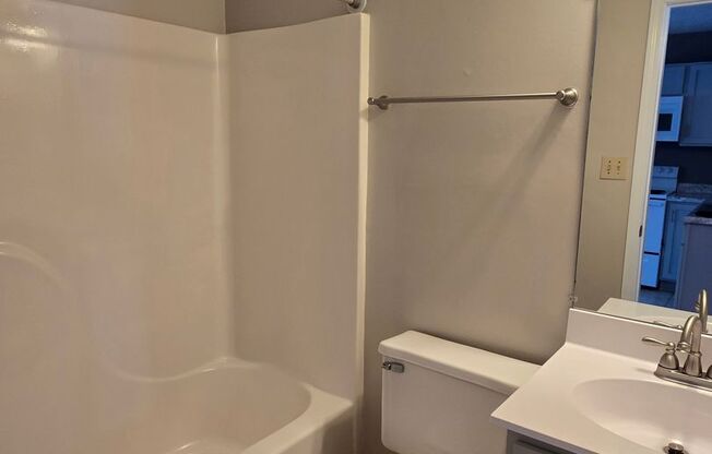 1 bed, 1 bath, 500 sqft, $895, Unit 242