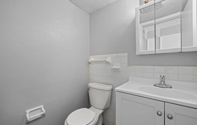 2 beds, 1.5 baths, 830 sqft, $1,300, Unit 9774 Lynntown Court