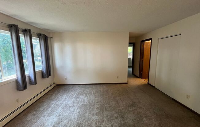 2 beds, 1 bath, 800 sqft, $899, Unit Unit 1