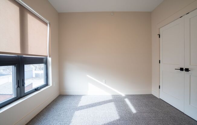 1 bed, 1 bath, 579 sqft, $1,400, Unit 24