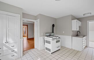 3 beds, 1 bath, $2,000, Unit Unit 2