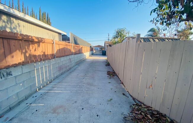 3 beds, 2 baths, 1,235 sqft, $2,720, Unit 1336 Peach Avenue Unit B