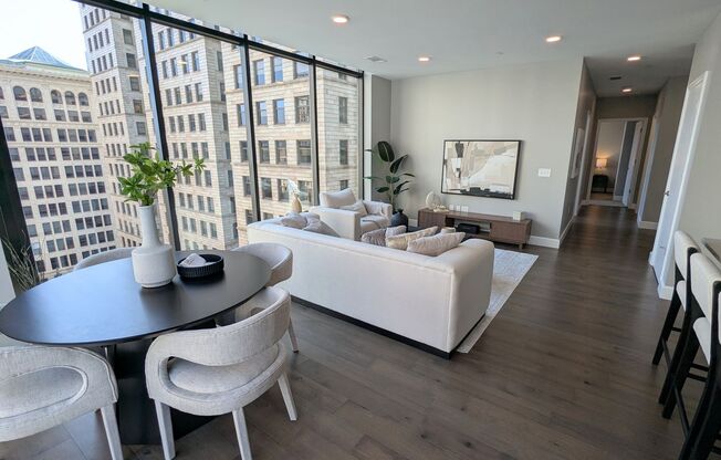 Gorgeous 2 Bedroom 2 Bathroom Downtown Condo