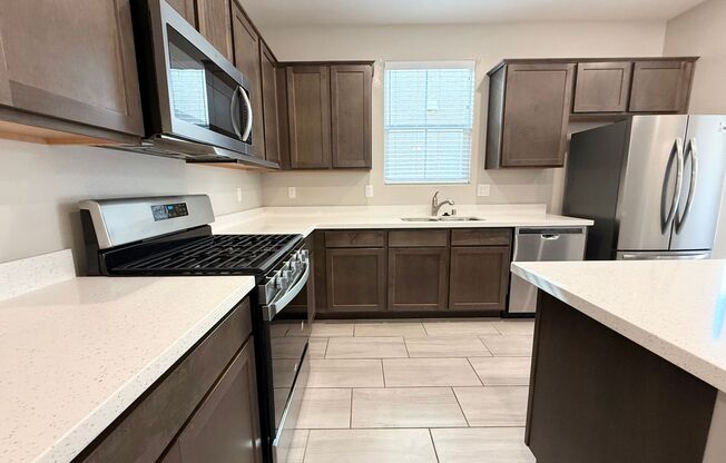 4/BD 3/BA Sleek, Spacious & Designed to Impress Home!