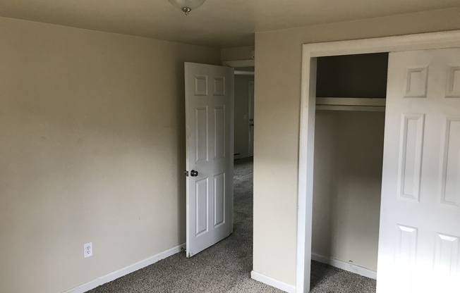 2 beds, 1 bath, 850 sqft, $1,575, Unit 1