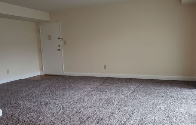 2 beds, 1.5 baths, 1,050 sqft, $2,000, Unit 3347 #003