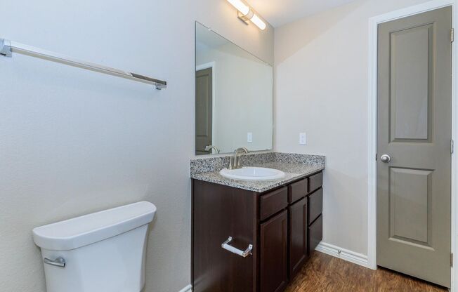 2 beds, 2 baths, 1,039 sqft, $1,616, Unit 1124
