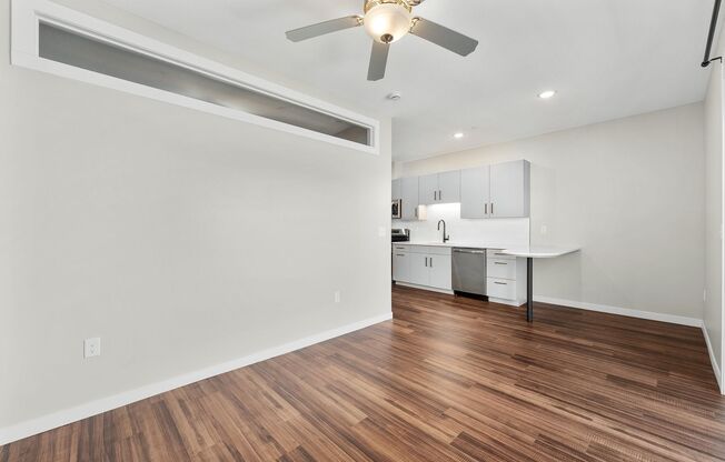 1 bed, 1 bath, 605 sqft, $1,275, Unit 404