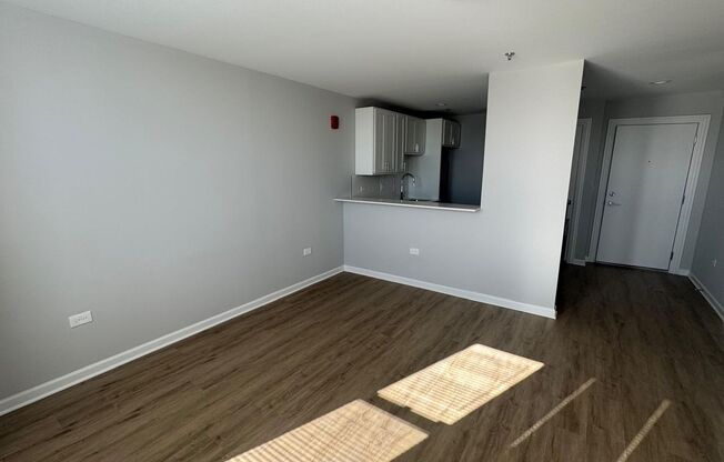 1 bed, 1 bath, 550 sqft, $1,300, Unit 402