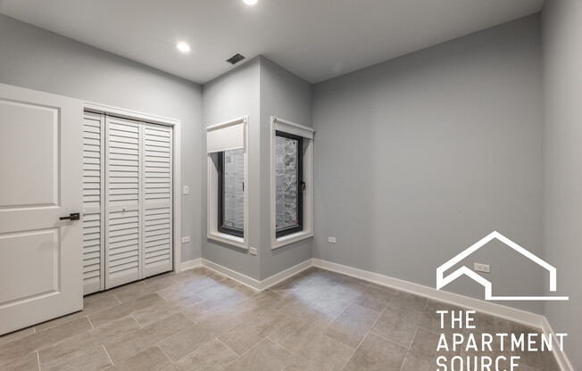 5416 W BELMONT