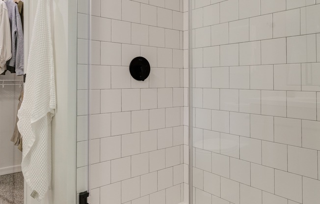 Gravity_Building B_Shower_Web