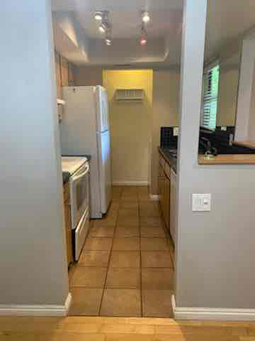 2 beds, 2 baths, 810 sqft, $1,750