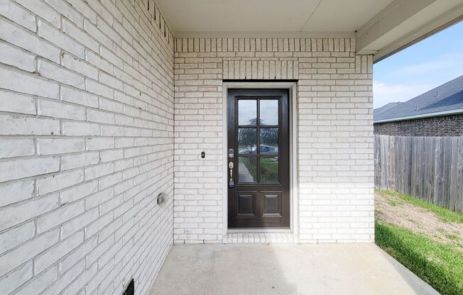 Cul De Sac Lot with no Side Neighbor for added privacy! Half Car Garage. Great standard features, including granite countertops in kitchen and all baths, 42 inch WHITE cabinets, Herringbone Designer Backsplash, Optional Kitchen Island for added Countertop