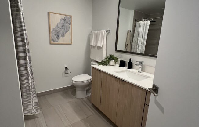 7200 W 4 AVE