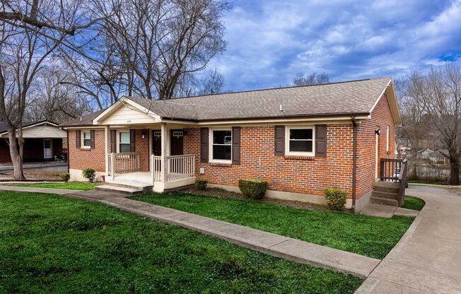 Look and Lease Special! $200 off rent!!!