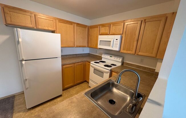 1 bed, 1 bath, 736 sqft, $1,550, Unit 354-3033