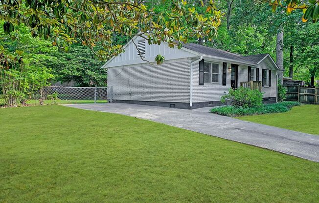 Fabulous 3-Bedroom Brick Ranch with Fenced Backyard in Jonesboro