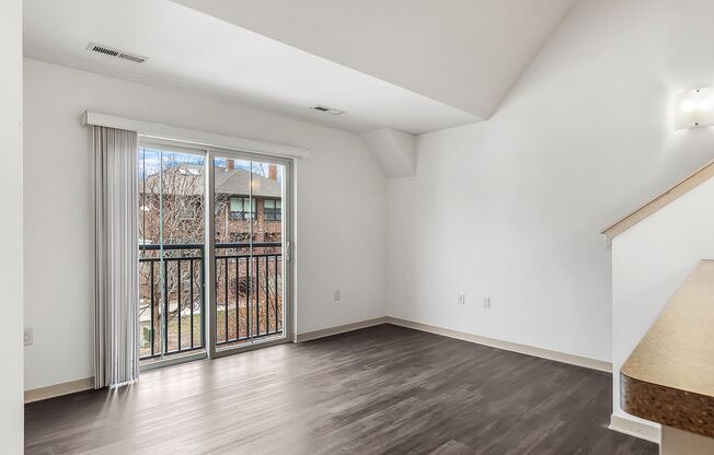 2 beds, 1 bath, 817 sqft, $1,495, Unit 602-301