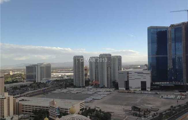 2 beds, 2 baths, $2,400, Unit Unit 3005