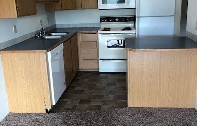 2 beds, 1.5 baths, 900 sqft, $1,600, Unit A204