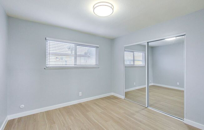 2 beds, 1 bath, 900 sqft, $2,664, Unit APT. 206