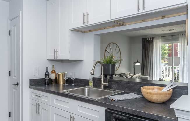 Granite Kitchen Worktops at Hilltop Apartments, Cincinnati, Ohio