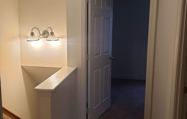 2 beds, 1 bath, $1,200