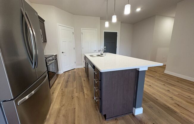 1 bed, 1 bath, 885 sqft, $1,645, Unit 5117-103