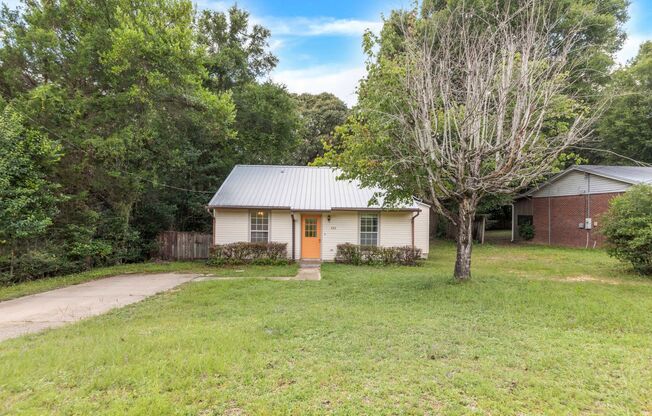 AVAILABLE IN OCTOBER! 2 beds 1 bath