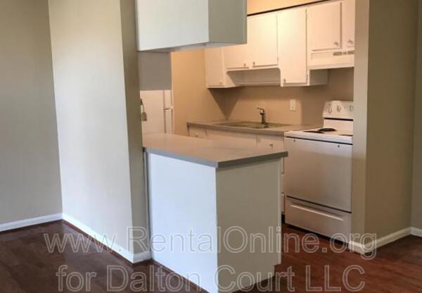 1972 Cambridge Drive, Unit 14