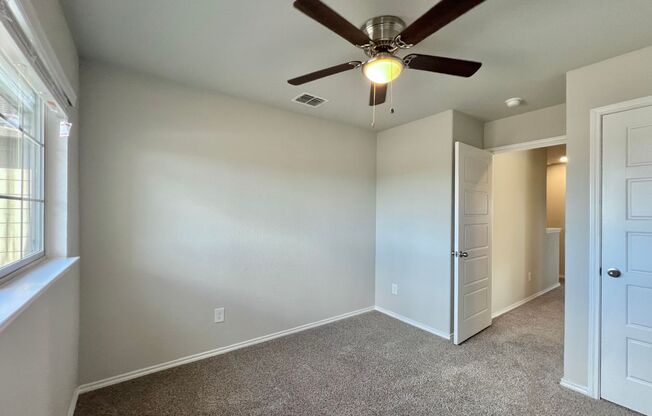 3 beds, 2 baths, $1,475, Unit 9106 Canyon Bend Unit 2