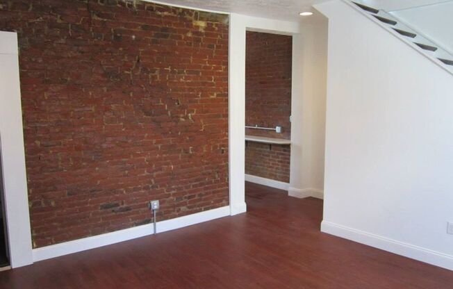 Beautiful 3 bed, 1 bath luxury apartment South Side Flats