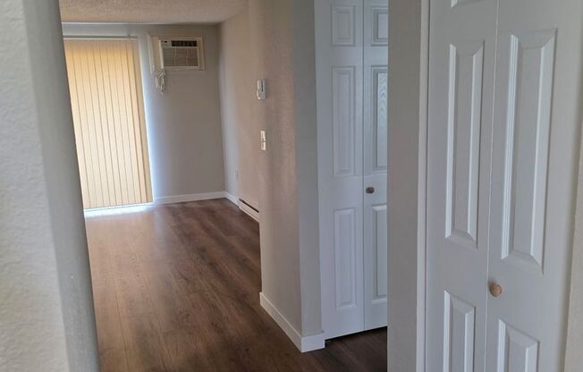 2 beds, 1 bath, 750 sqft, $1,200, Unit 8