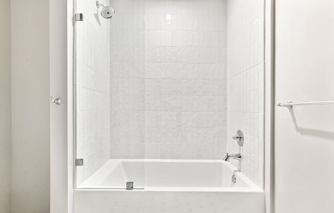 2 beds, 1 bath, 989 sqft, $2,850, Unit 109