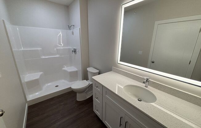 2 beds, 2 baths, 915 sqft, $1,495, Unit 204 - B957